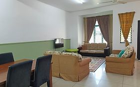 Warisan Indah Homestay KLIA 1